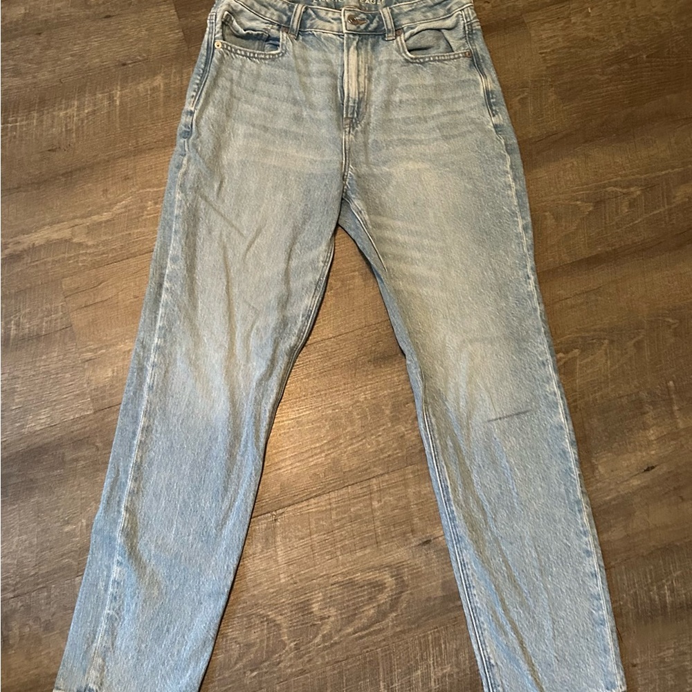 American Eagle Outfitters Mom Jeans